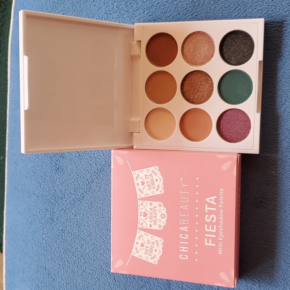 ChicaBeauty Mini Eyeshadow Palette